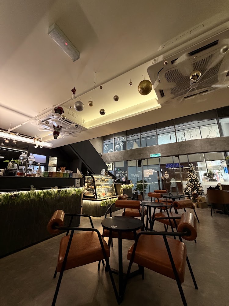 DOT & MUSE CAFE