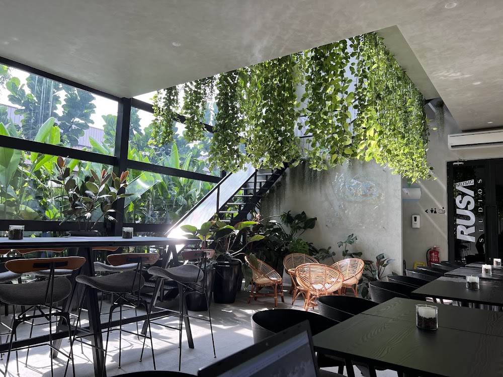 Rusa Cafe